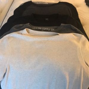 Lot of 4 thermal tops